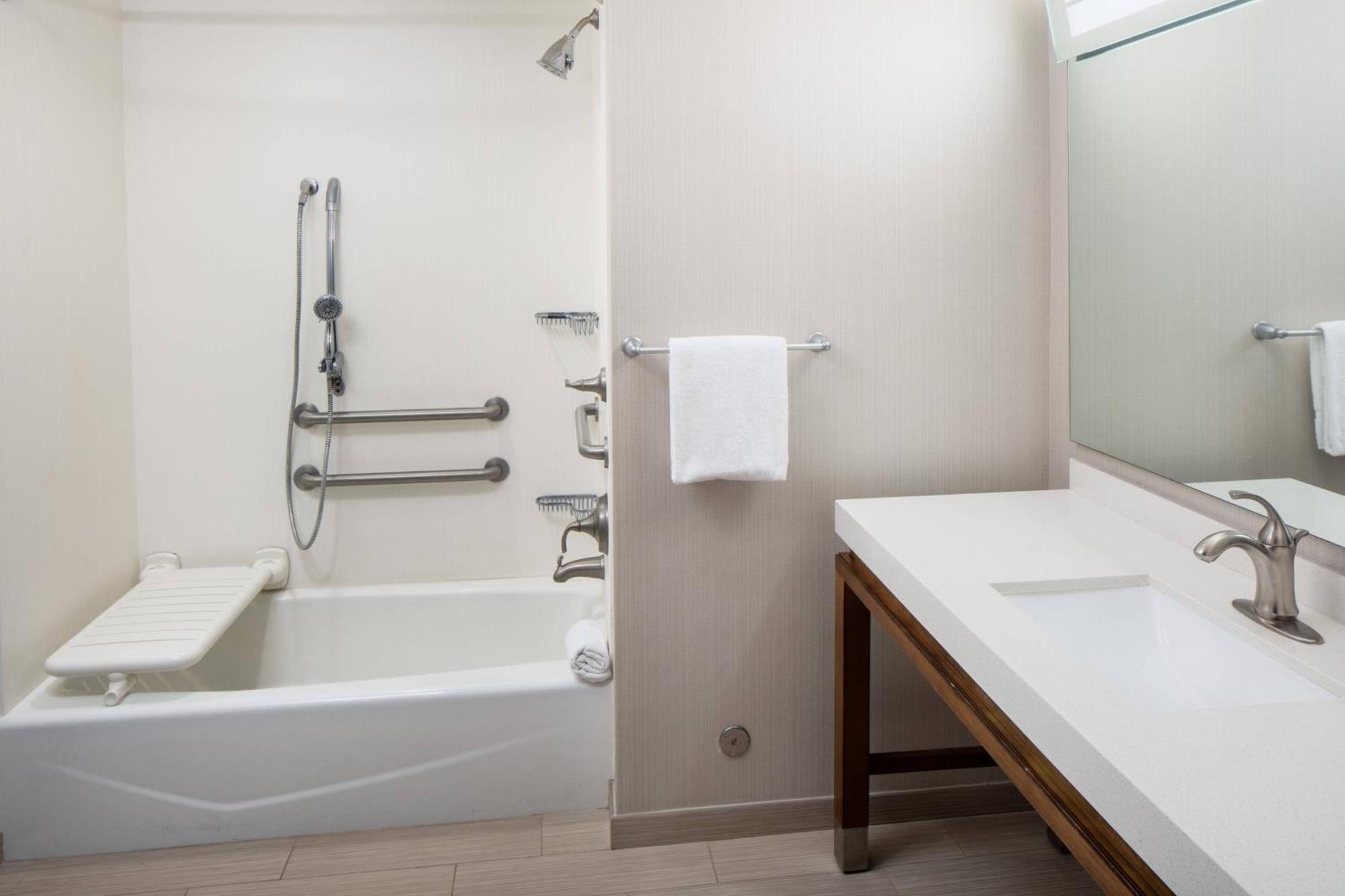 Courtyard By Marriott Lubbock Downtown/University Area Eksteriør bilde